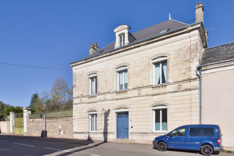 Maison à vendre à Le Lude, Sarthe - 333.900 € - photo 1