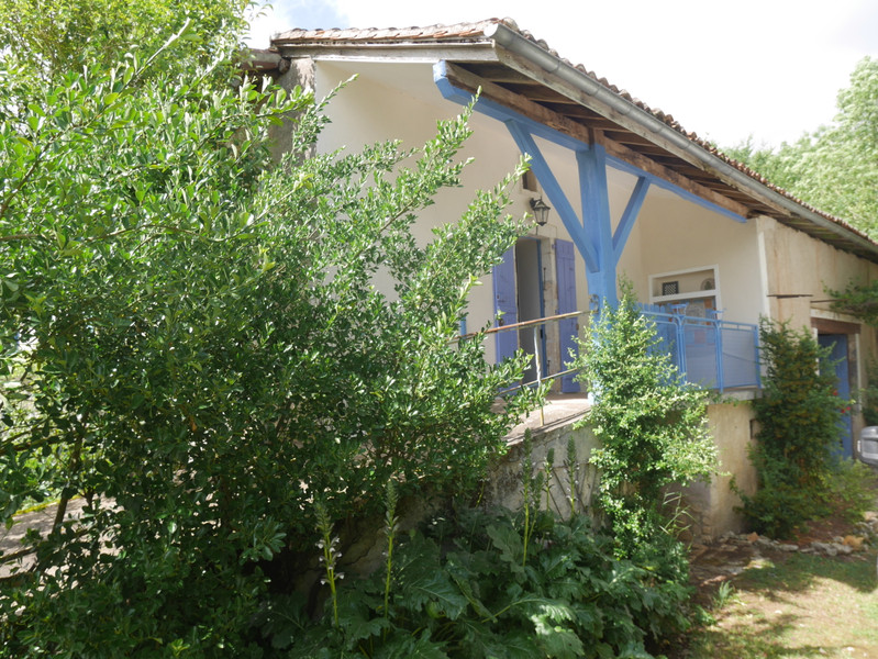 French property for sale in Javerlhac-et-la-Chapelle-Saint-Robert, Dordogne - &#8364;242,750 - photo 2