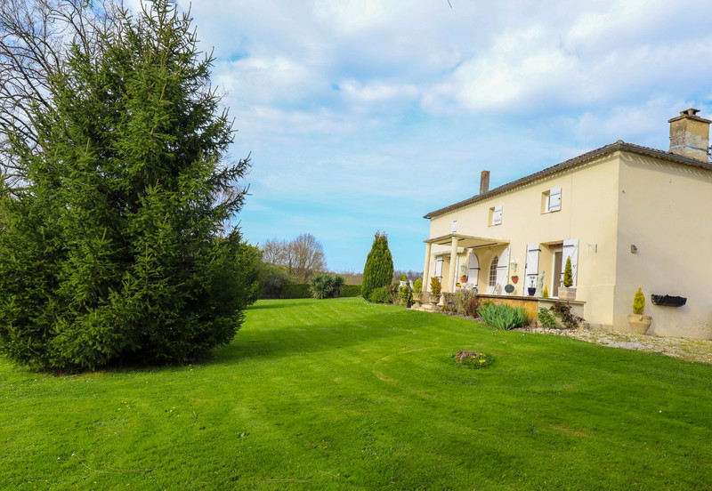 French property for sale in Duras, Lot-et-Garonne - &#8364;441,000 - photo 3