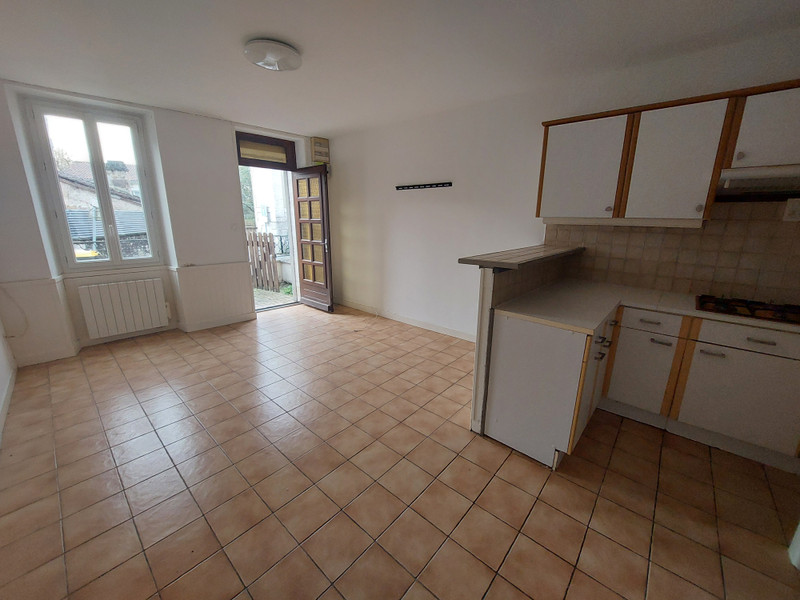 French property for sale in Ruelle-sur-Touvre, Charente - €247,000 - photo 3
