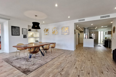 French property for sale in Nice, Alpes-Maritimes - €1,040,000 - photo 2