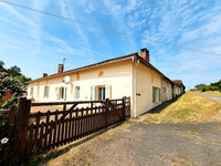 Maison à vendre à Asnois, Vienne - 267.000 € - photo 1