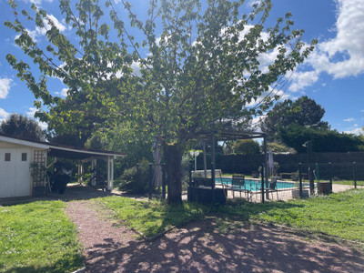 French property for sale in Izon, Gironde - €328,600 - photo 11
