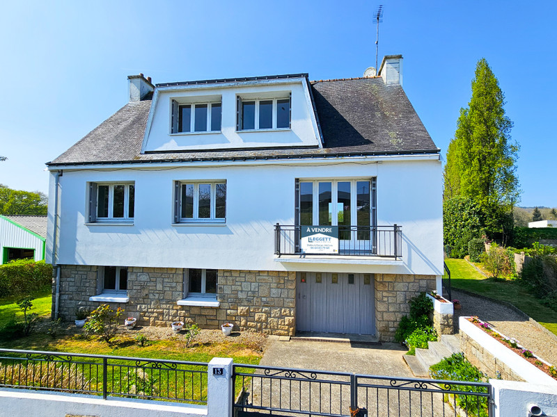 French property for sale in Guémené-sur-Scorff, Morbihan - €194,565 - photo 0