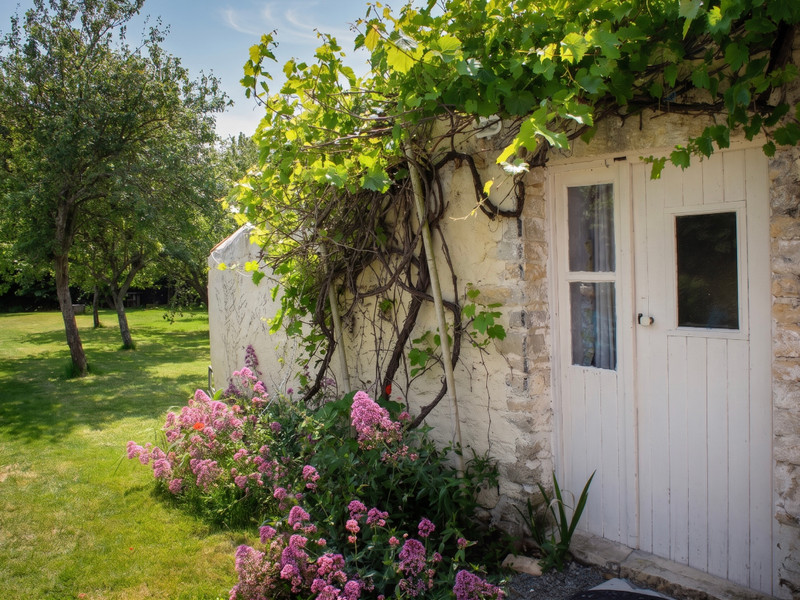 French property for sale in Puyravault, Vendée - €690,000 - photo 9