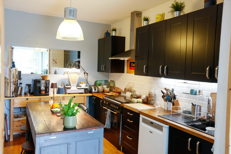 French property for sale in Soyaux, Charente - €329,000 - photo 5