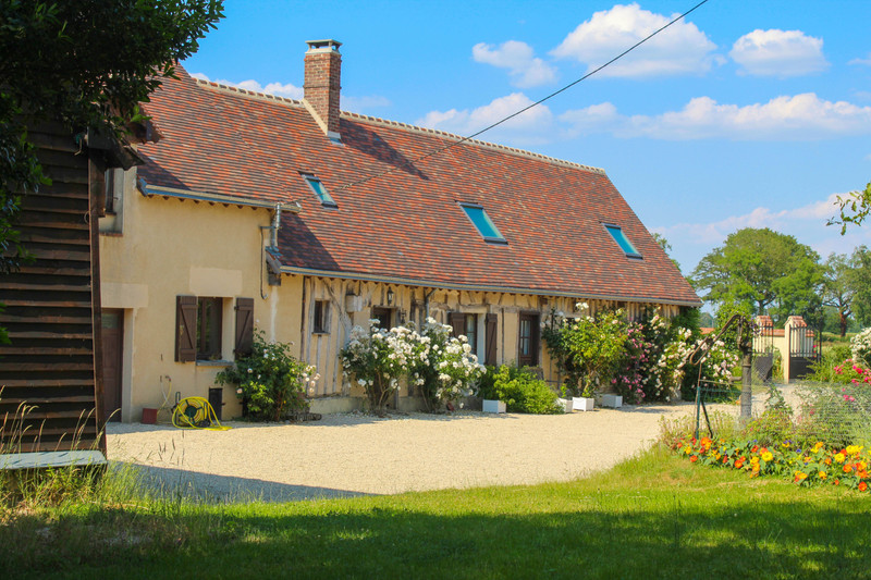 Maison à vendre à Unverre, Eure-et-Loir - 450 000 € - photo 1