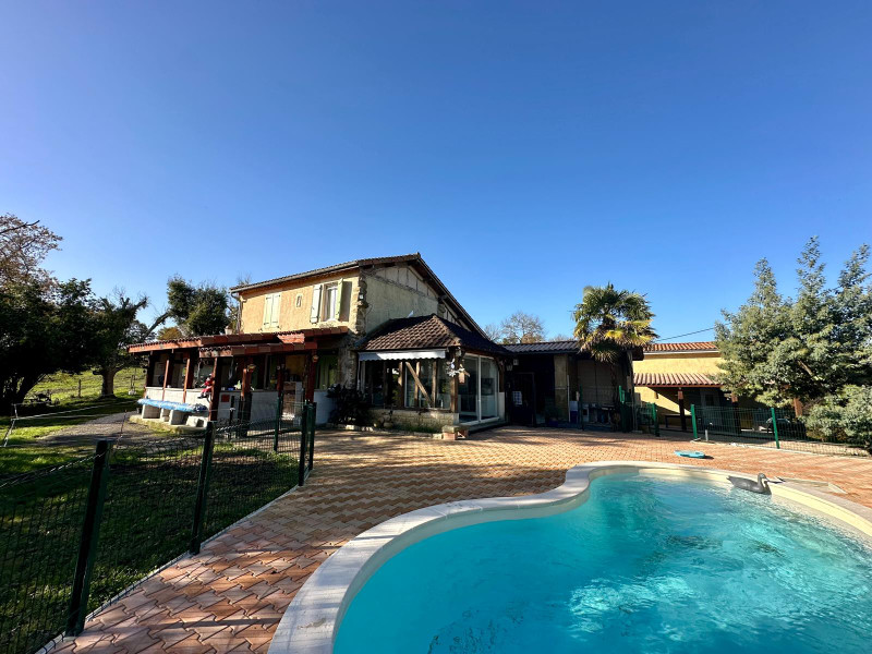 French property for sale in Armous-et-Cau, Gers - €470,000 - photo 0