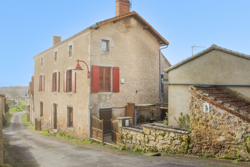 Propriété à vendre à Gourgé, Deux-Sèvres - 144 500 €