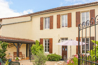 Maison à vendre à Siecq, Charente-Maritime - 199 900 € - photo 1