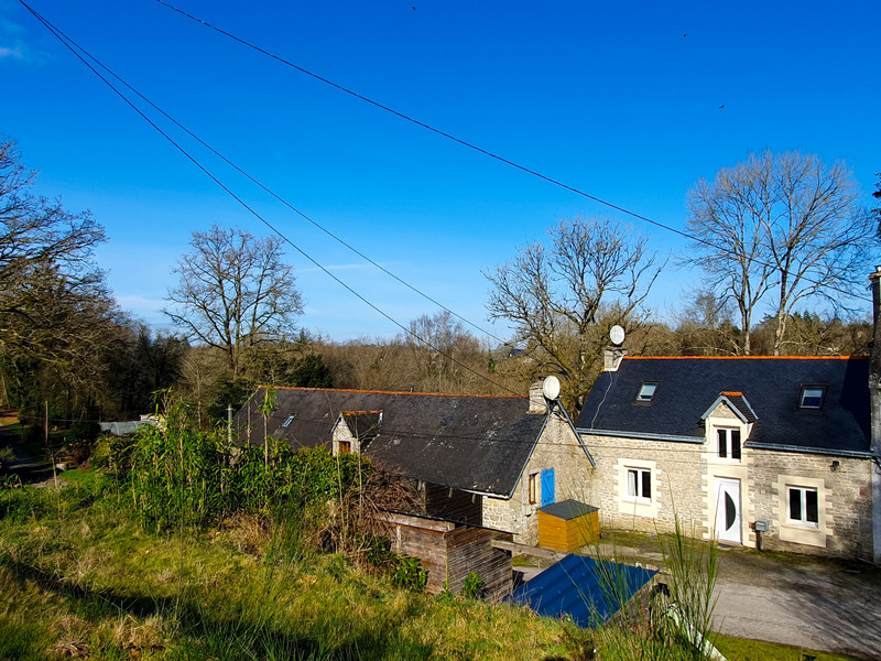 French property for sale in Malguénac, Morbihan - €308,500 - photo 2