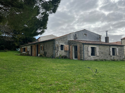 French property for sale in Saint-Sornin, Charente-Maritime - €371,000 - photo 2