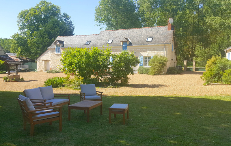 French property for sale in Vernoil-le-Fourrier, Maine-et-Loire - €487,600 - photo 1