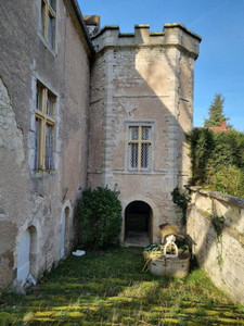 French property for sale in Vicq, Allier - €892,500 - photo 4