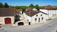 Propriété à vendre à Bonnes, Charente - 243 800 € - photo n°2