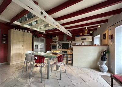 French property for sale in Saint-Pierre-le-Vieux, Vendée - €290,000 - photo 2