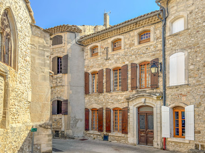 VISAN, PROVENCE - Historic village house 273m² (+ 110m² convertible space), stunning views, 2 terraces, 3 BRs