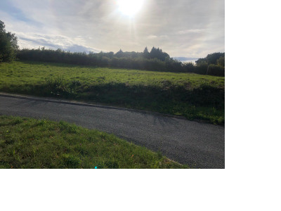 Terrain à vendre à Saint-Yrieix-les-Bois, Creuse, Limousin, avec Leggett Immobilier
