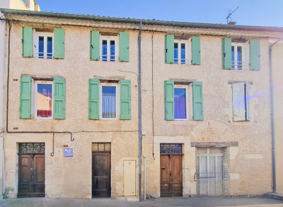 building for sale in Vaucluse
