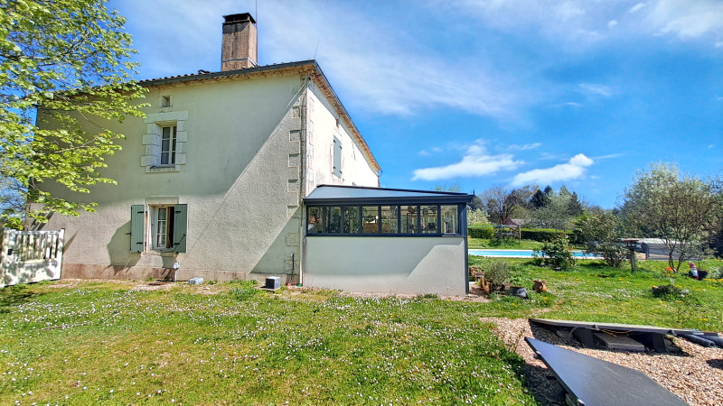 French property for sale in Rouzède, Charente - €288,900 - photo 1
