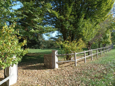 French property for sale in Salles-Lavalette, Charente - €519,960 - photo 9
