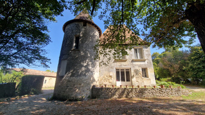 French property for sale in Savignac-de-l'Isle, Gironde - €477,000 - photo 11