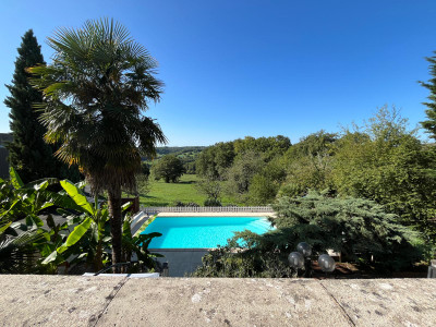 French property for sale in Thenon, Dordogne - €370,000 - photo 2