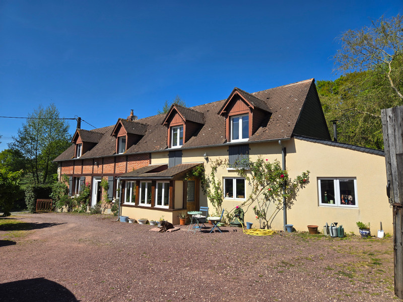 French property for sale in Domfront en Poiraie, Orne - €329,787 - photo 0