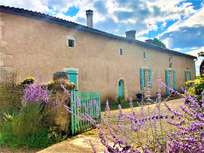 Maison à vendre à Mainzac, Charente, Poitou-Charentes, avec Leggett Immobilier