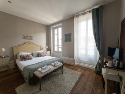 French property for sale in Chalais, Charente - €402,800 - photo 5