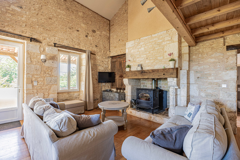 French property for sale in Fumel, Lot-et-Garonne - €679,000 - photo 7
