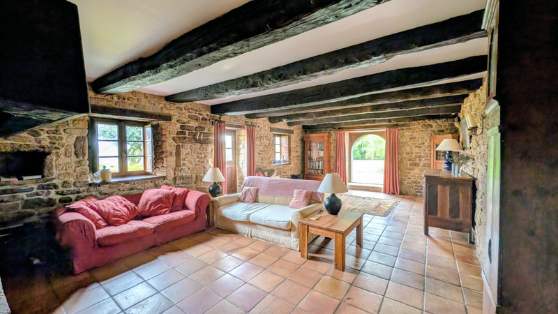 French property for sale in Melrand, Morbihan - €339,200 - photo 2