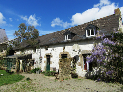 Maison à vendre à Vimartin-sur-Orthe, Mayenne, Pays de la Loire, avec Leggett Immobilier