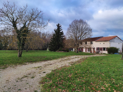 Maison à vendre à Genouillé, Vienne, Poitou-Charentes, avec Leggett Immobilier