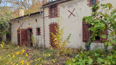 Maison à vendre à Lys-Haut-Layon, Maine-et-Loire, Pays de la Loire, avec Leggett Immobilier