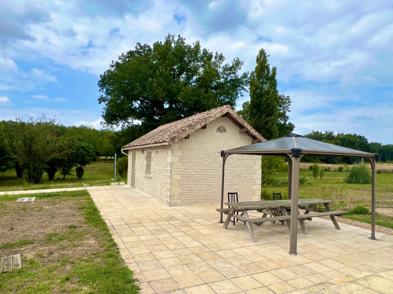 French property for sale in Lorignac, Charente-Maritime - €636,000 - photo 7