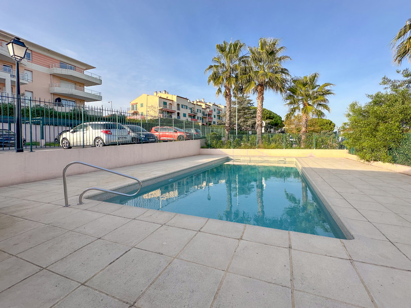 French property for sale in Antibes, Alpes-Maritimes - €295,000 - photo 13