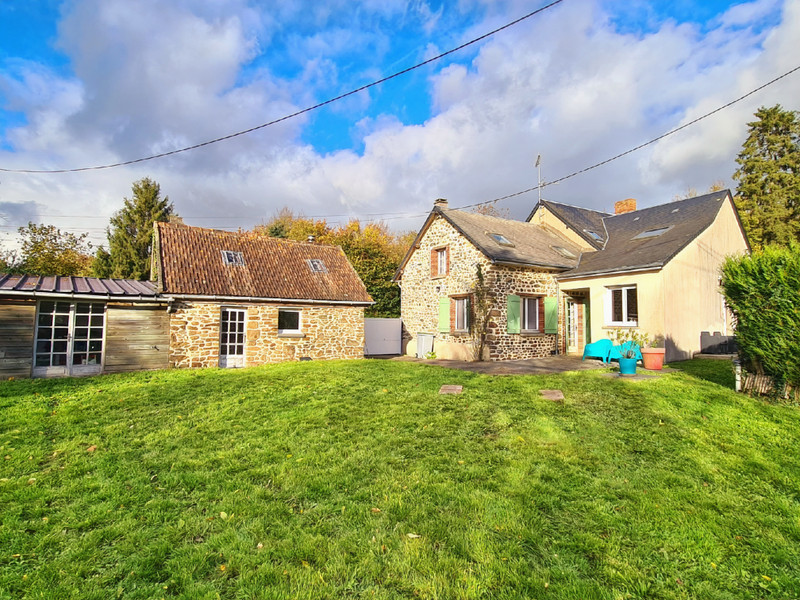 French property for sale in Passais Villages, Orne - €139,900 - photo 0