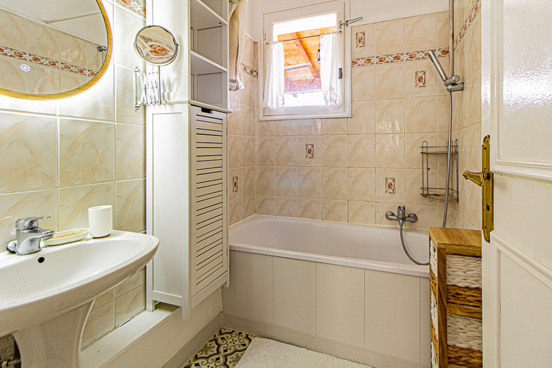 French property for sale in Puy-l'Évêque, Lot - €345,000 - photo 8