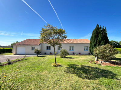 French property for sale in Saint-Romans-lès-Melle, Deux-Sèvres - €260,000 - photo 1