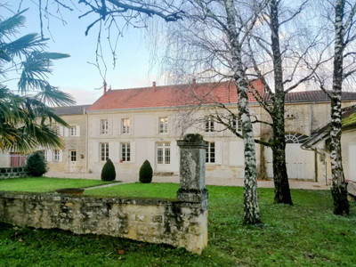 Maison à vendre à Saint-Martial, Charente-Maritime, Poitou-Charentes, avec Leggett Immobilier