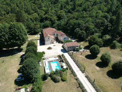 17thC riverside château. A successful gites, yoga retreat and event business with a spacious owners house.