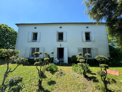 Maison à vendre à Saint-Pierre-de-Mons, Gironde, Aquitaine, avec Leggett Immobilier