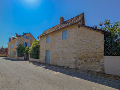 French property for sale in Hautefort, Dordogne - €159,000 - photo 3