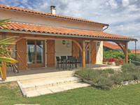 Maison à vendre à Aubeterre-sur-Dronne, Charente - 349.800 € - photo 2