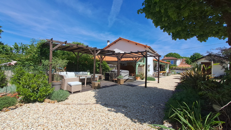 French property for sale in Nieuil, Charente - €256,800 - photo 9