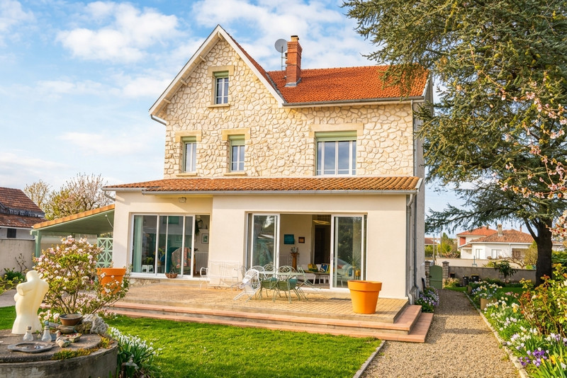 French property for sale in Marmande, Lot-et-Garonne - €490,000 - photo 0