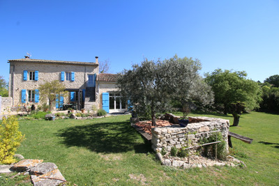 Maison à vendre à Barjac, Gard, Languedoc-Roussillon, avec Leggett Immobilier