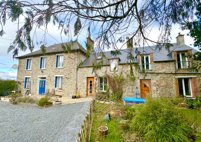 Maison à vendre à Pré-en-Pail-Saint-Samson, Mayenne - 242.000 € - photo 1