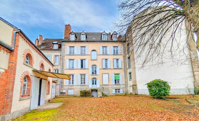 French property for sale in Aubusson, Creuse - €371,000 - photo 0